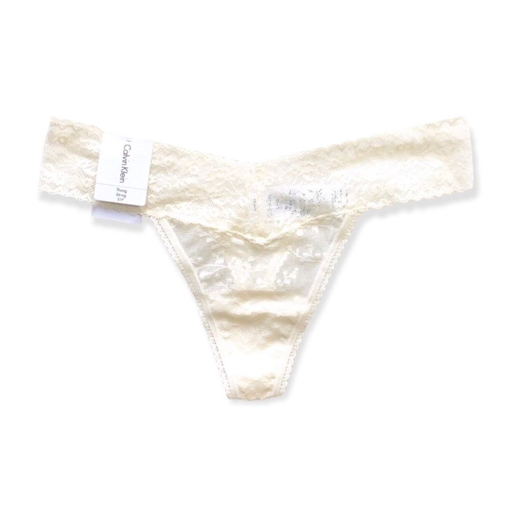 🆕Calvin Klein Lace White Thong